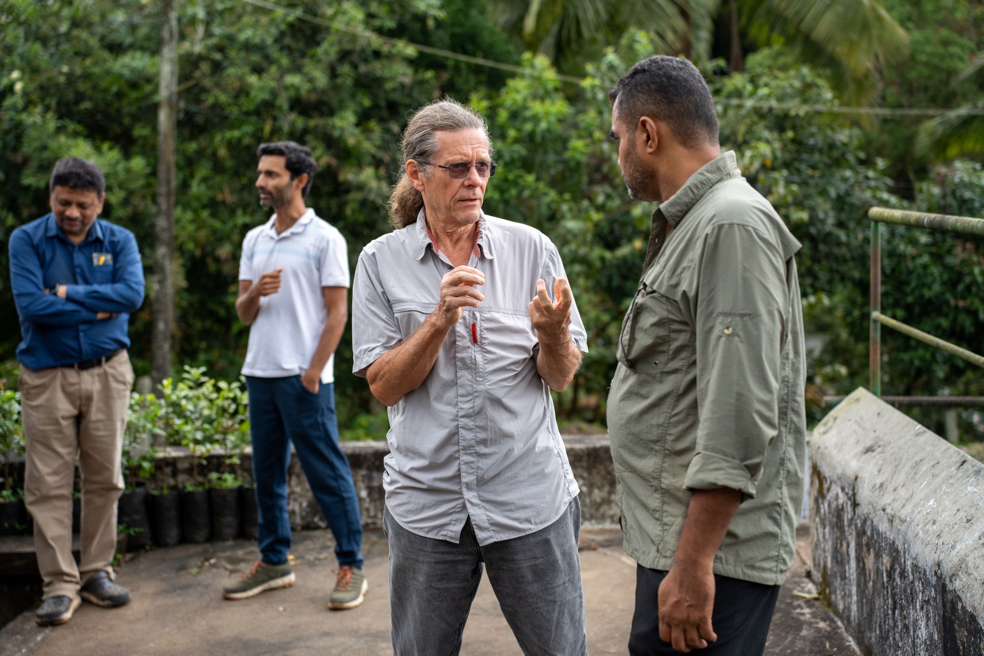 Peter Gespräch mit Bauer