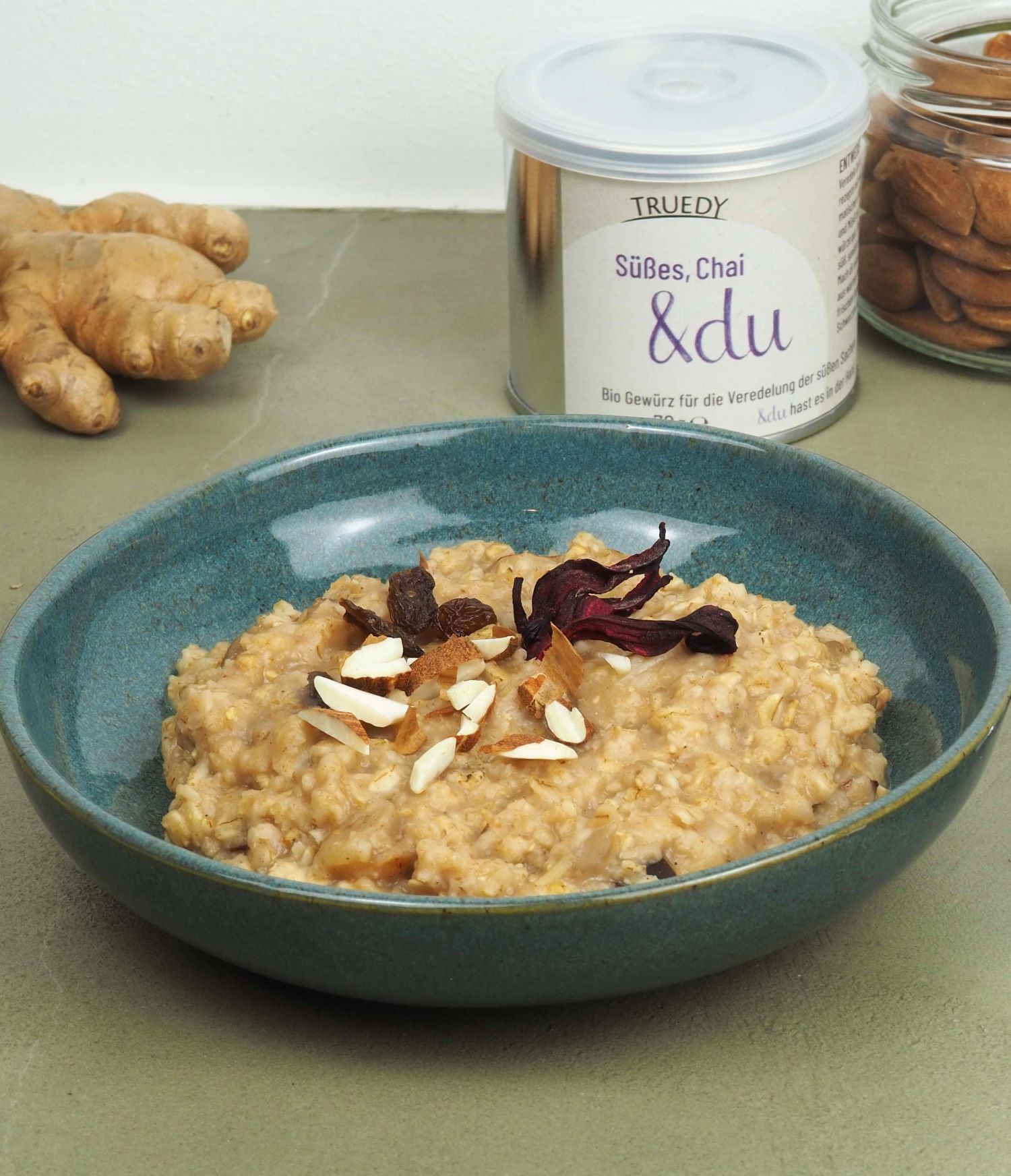 Porridge mit Süßes, Chai &du